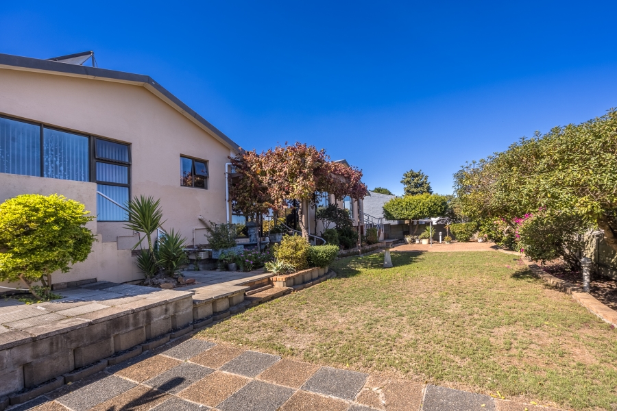 4 Bedroom Property for Sale in Kenridge Western Cape